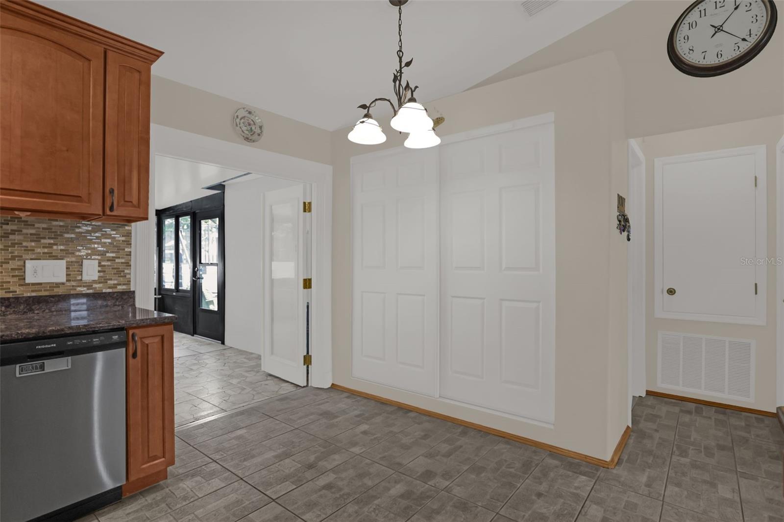 1135 Leyland Ct Property Photo 8