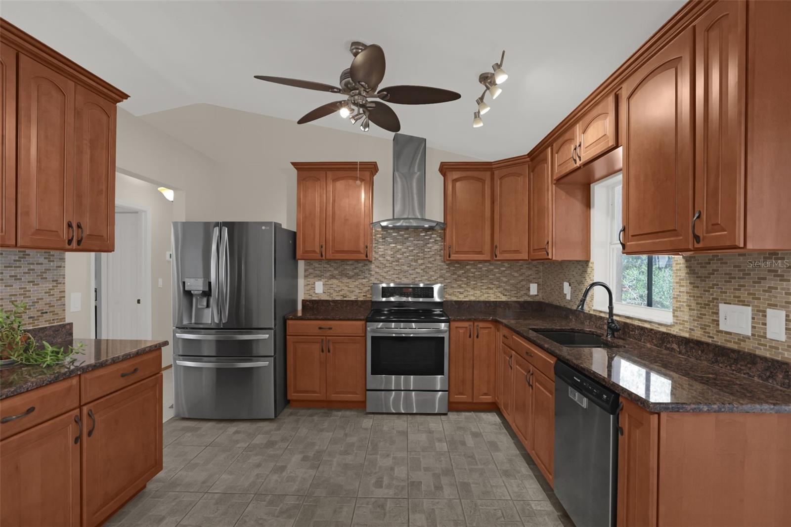 1135 Leyland Ct Property Photo 9