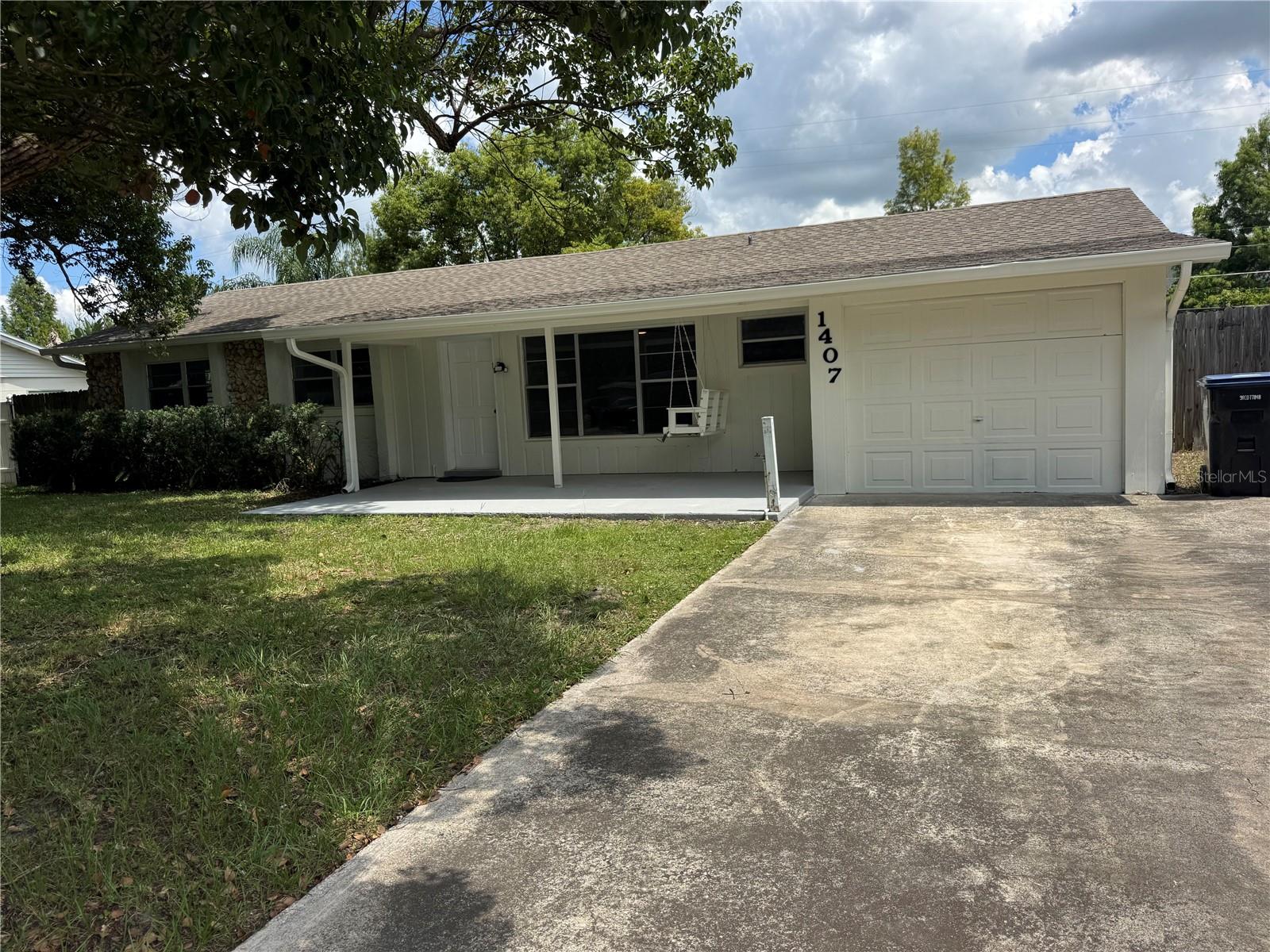 1407 MOSELLE AVE Property Photo 1
