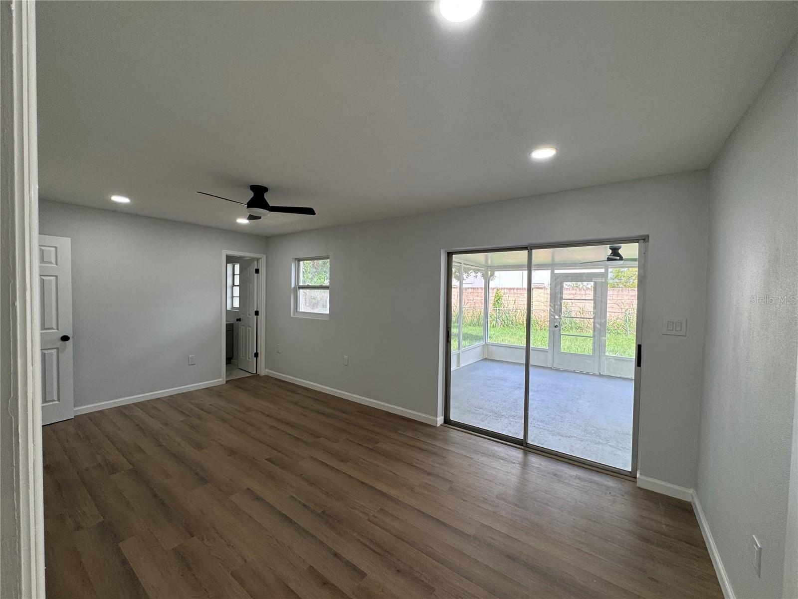 1407 Moselle Ave Property Photo 5