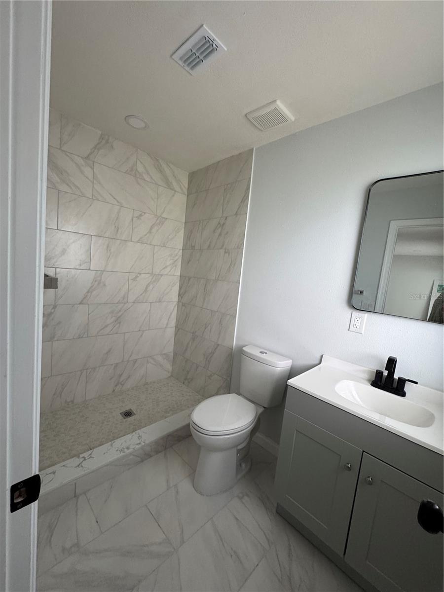1407 Moselle Ave Property Photo 6