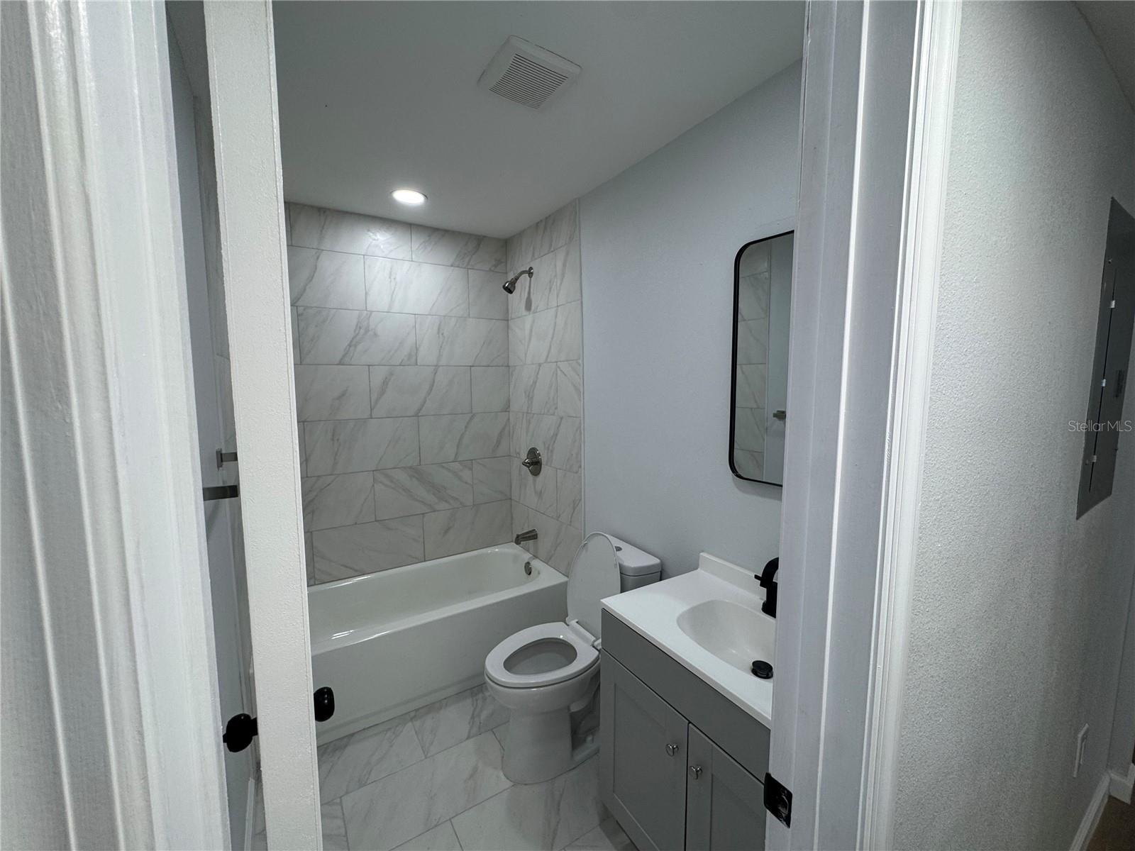 1407 Moselle Ave Property Photo 7
