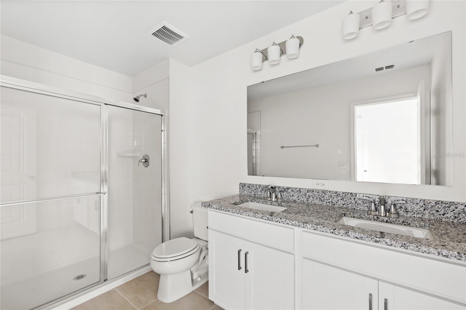 2804 Moonshadow Court Property Photo 5