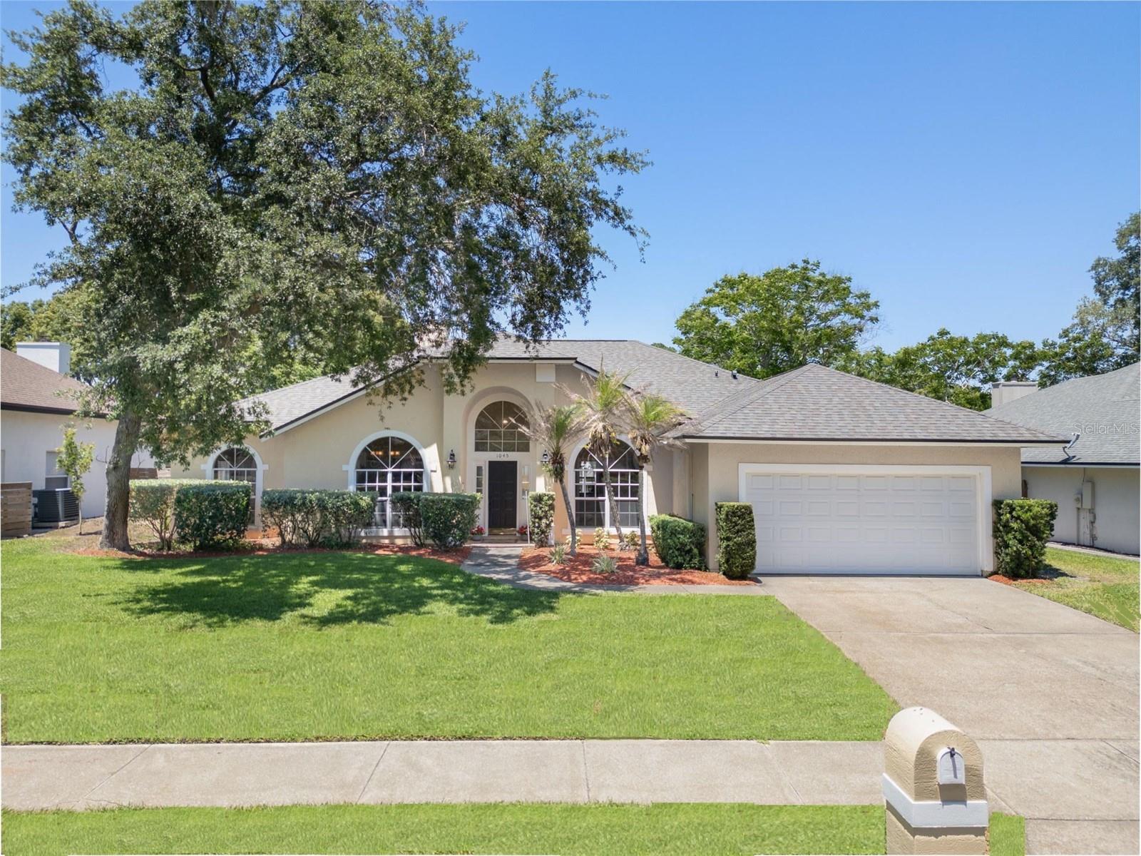 1045 Abbotsford Ct Property Photo 1