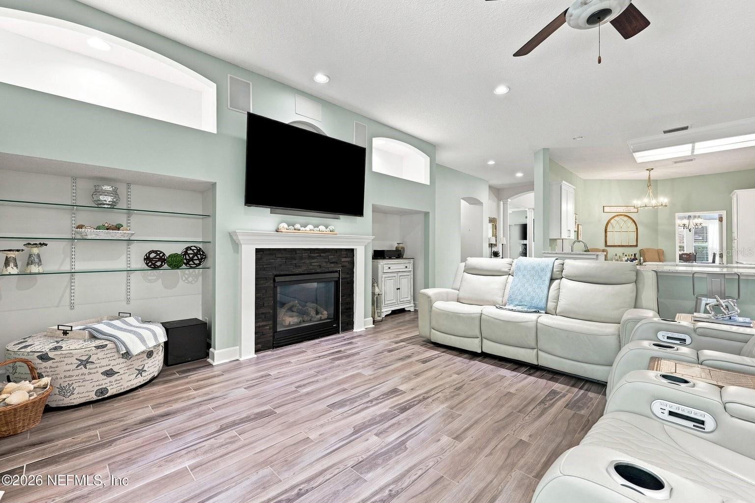 2336 Yellow Jasmine Ln Property Photo 8