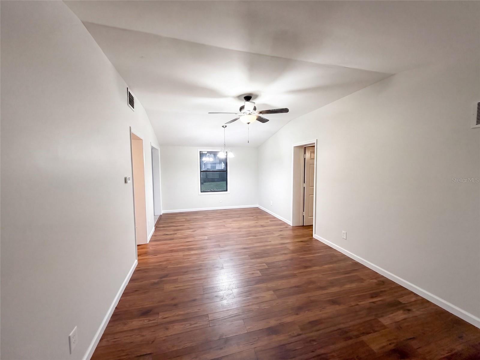 3004 Hunkin Cir Property Photo 3