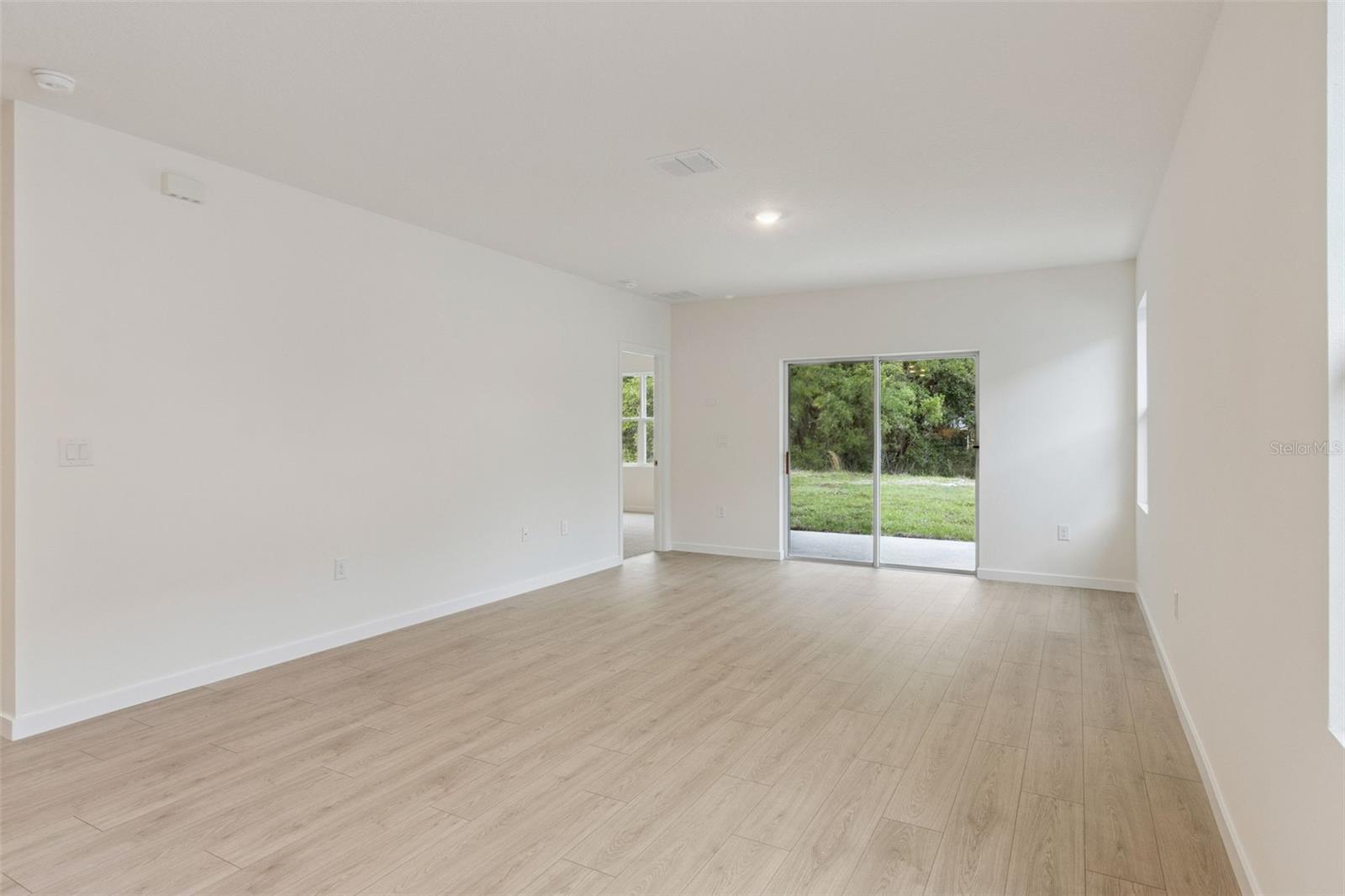 1856 Kindle St Property Photo 5