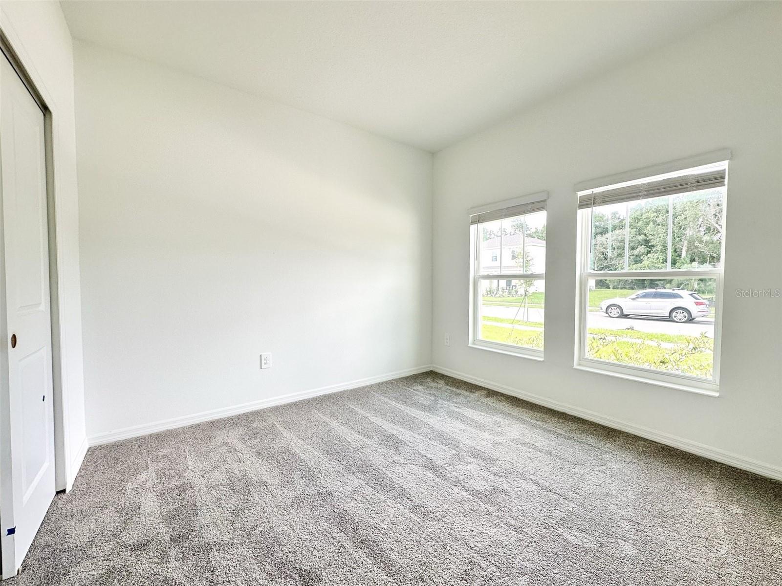 719 Grove St Property Photo 13
