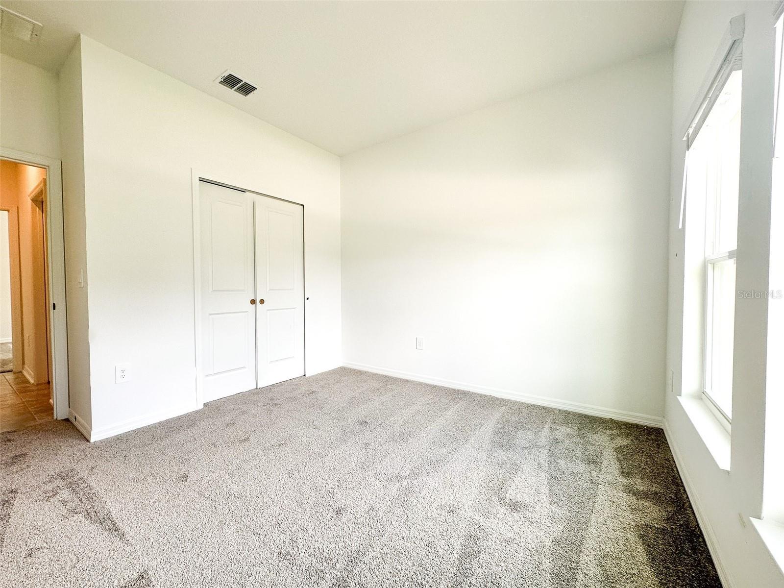 719 Grove St Property Photo 14