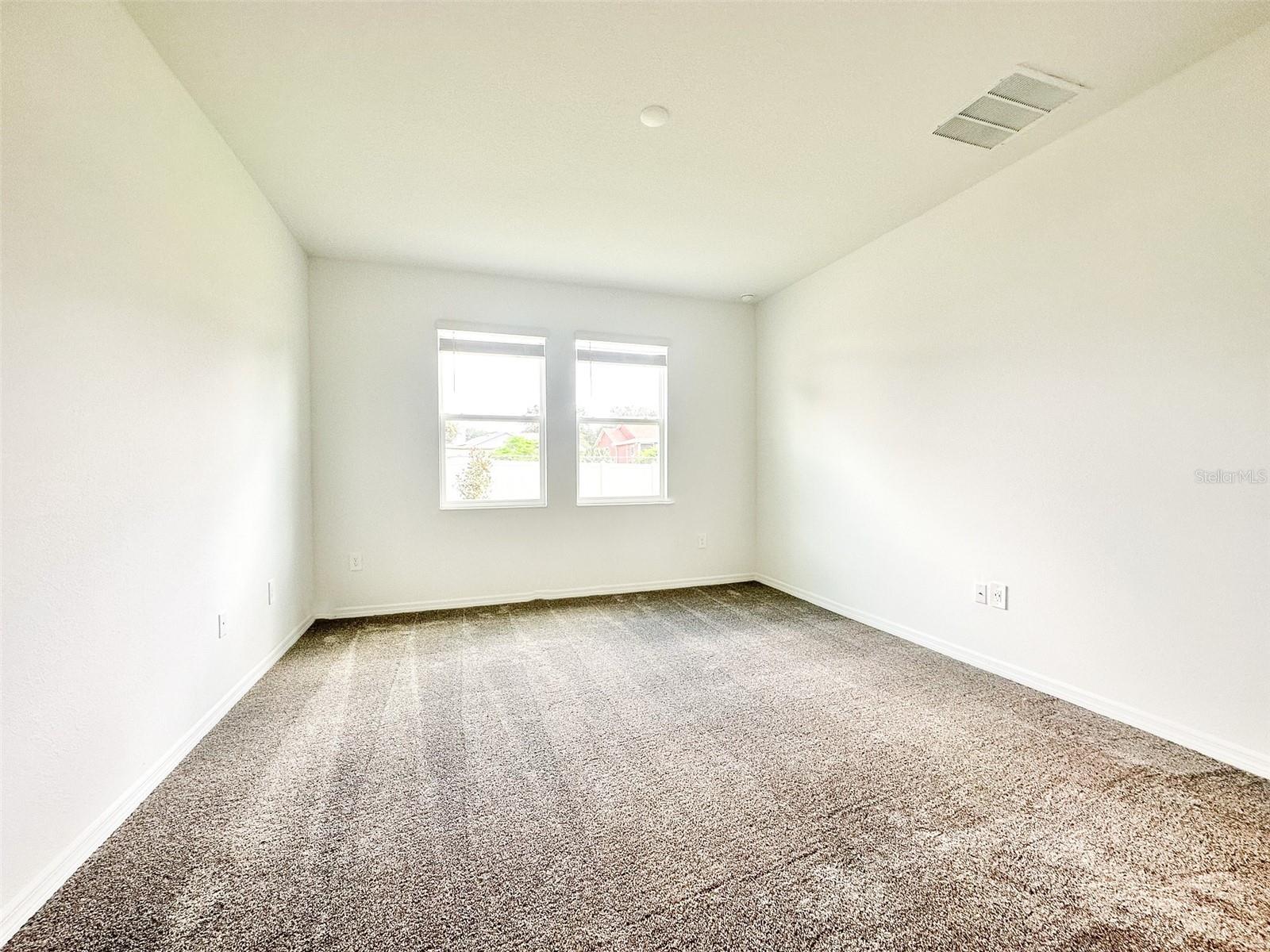 719 Grove St Property Photo 19