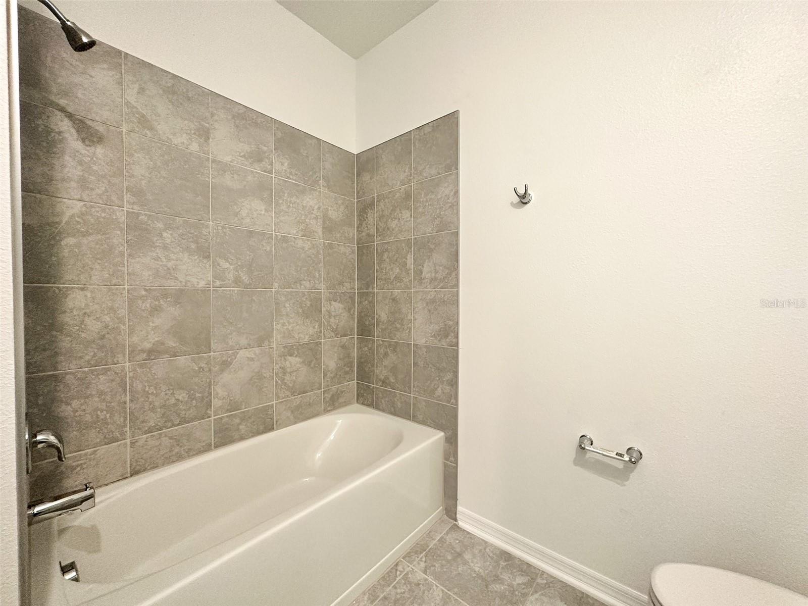 719 Grove St Property Photo 27