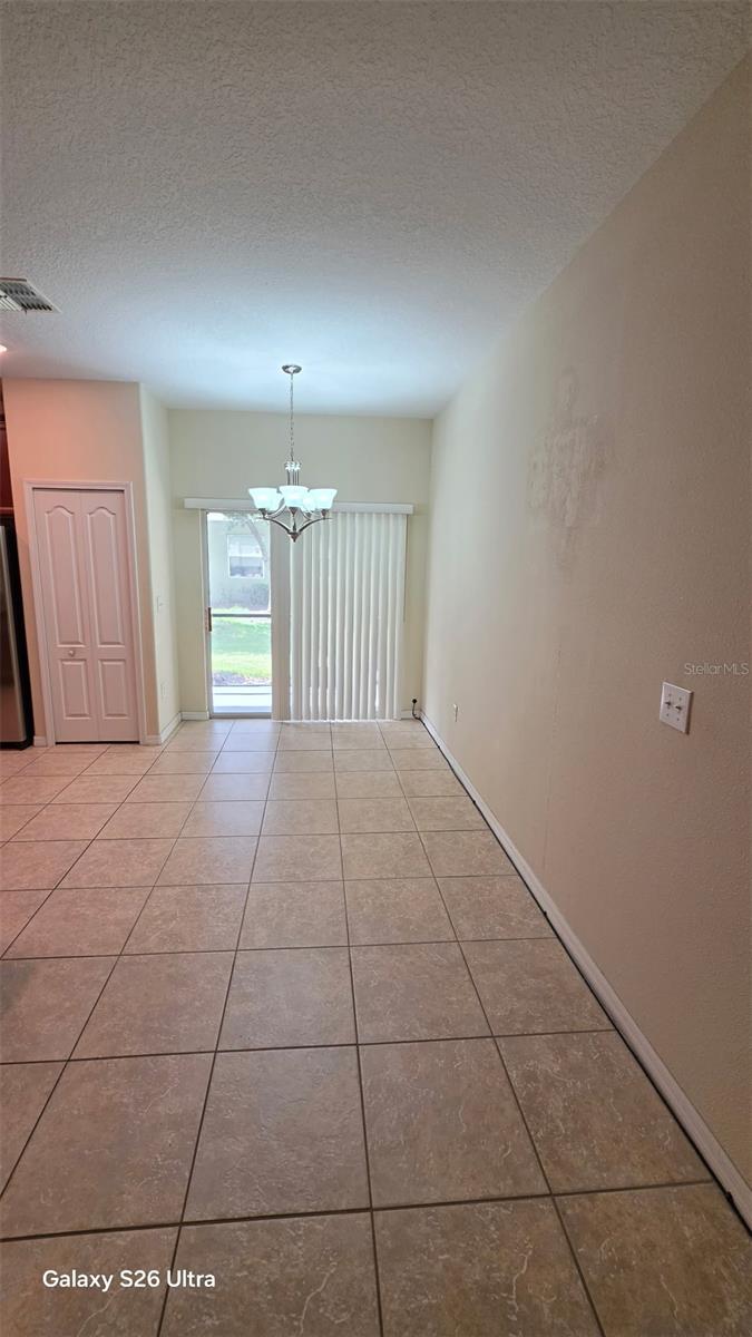 2746 Hampton Green Ln Property Photo 2