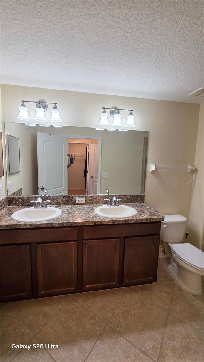 2746 Hampton Green Ln Property Photo 11