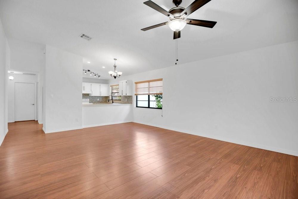4361 Cloverleaf Pl Property Photo 5