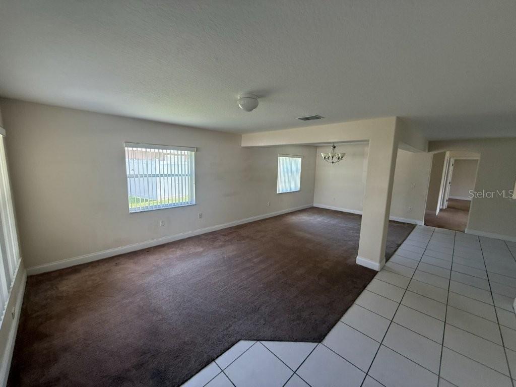 960 Chase Ct Property Photo 3