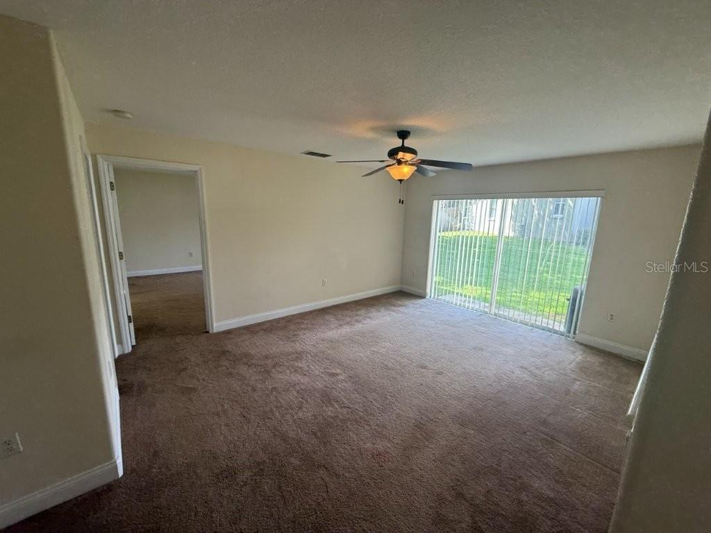 960 Chase Ct Property Photo 4