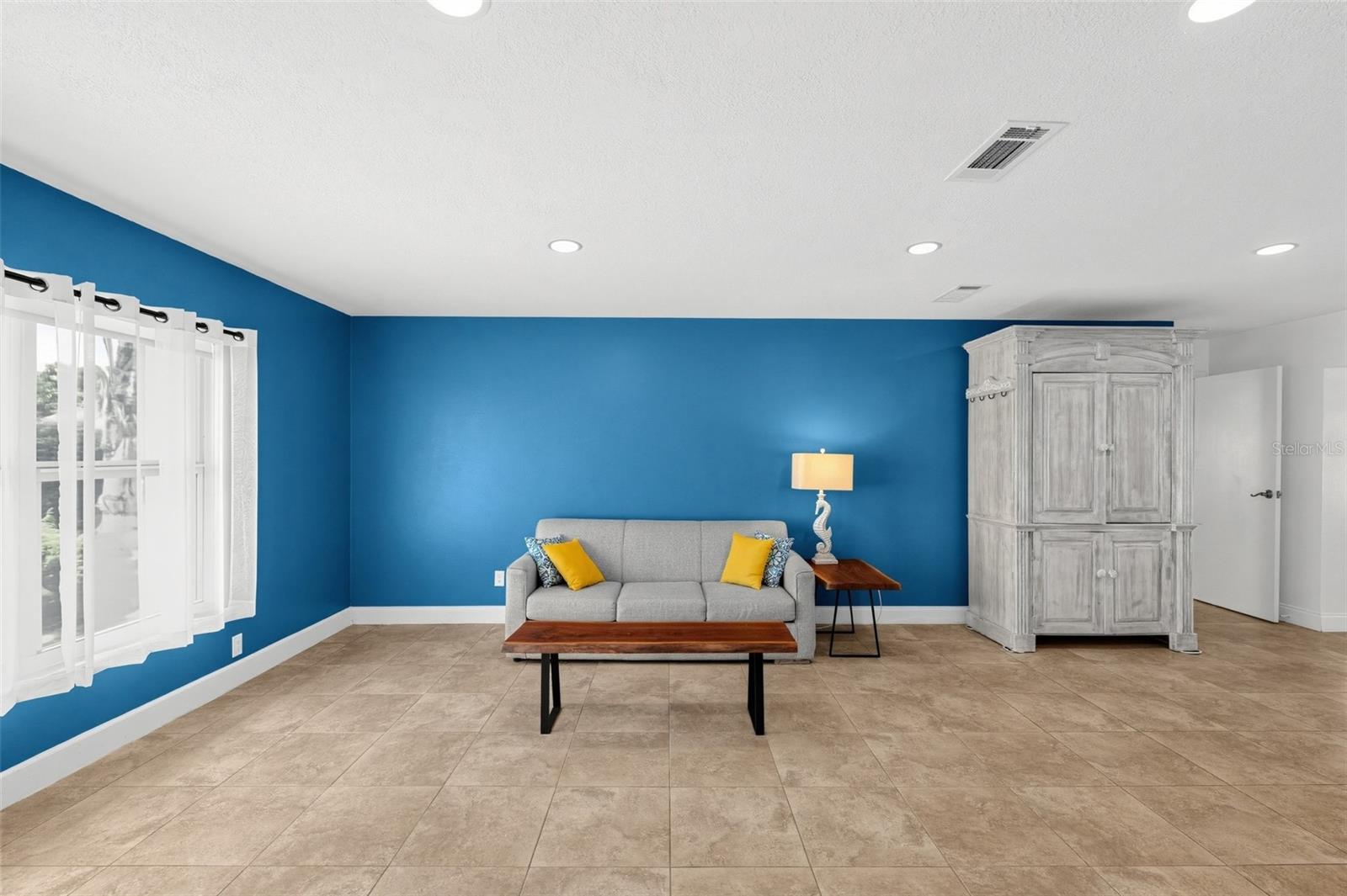 186 Mandolin Dr Property Photo 6