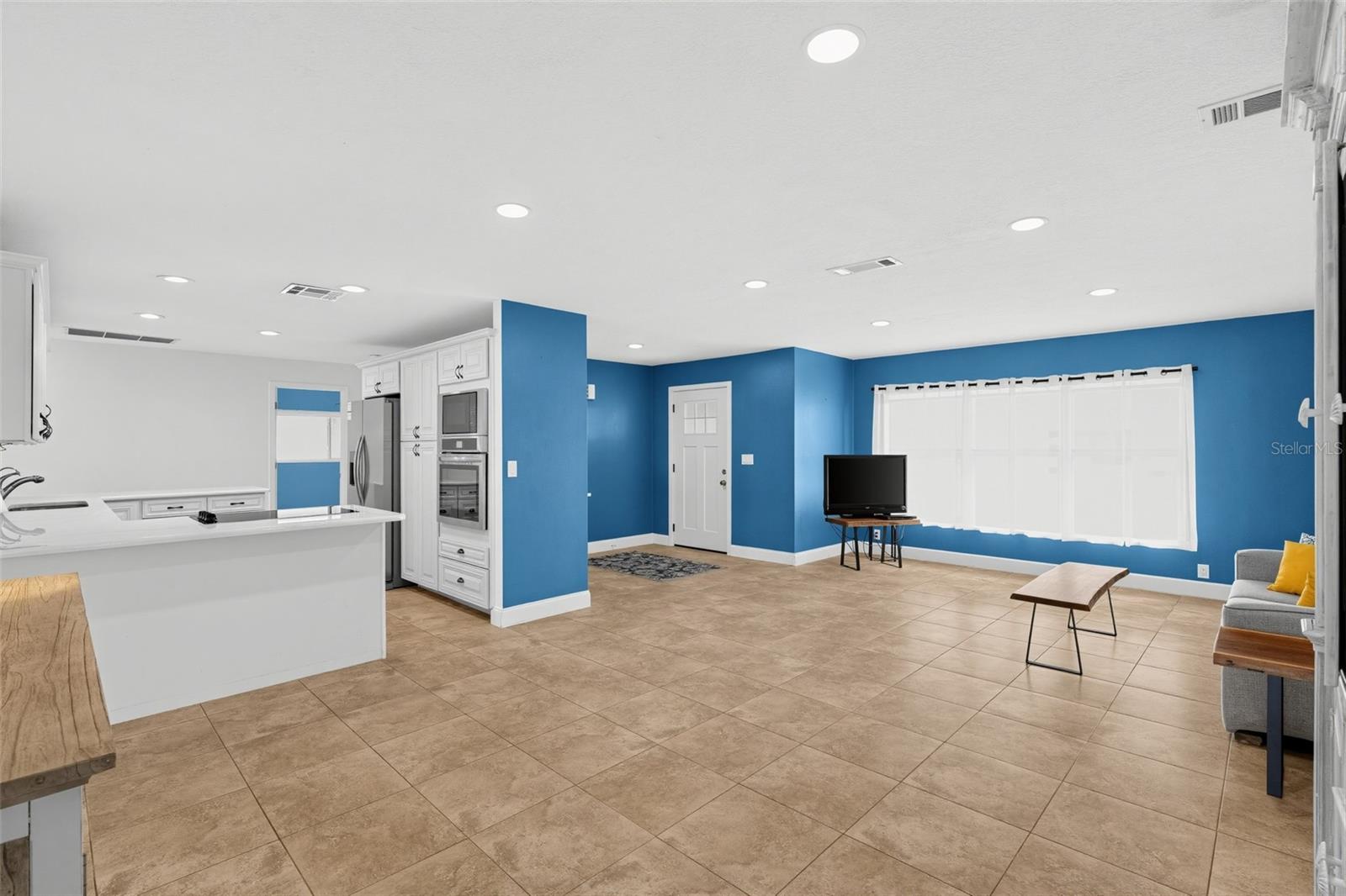 186 Mandolin Dr Property Photo 8