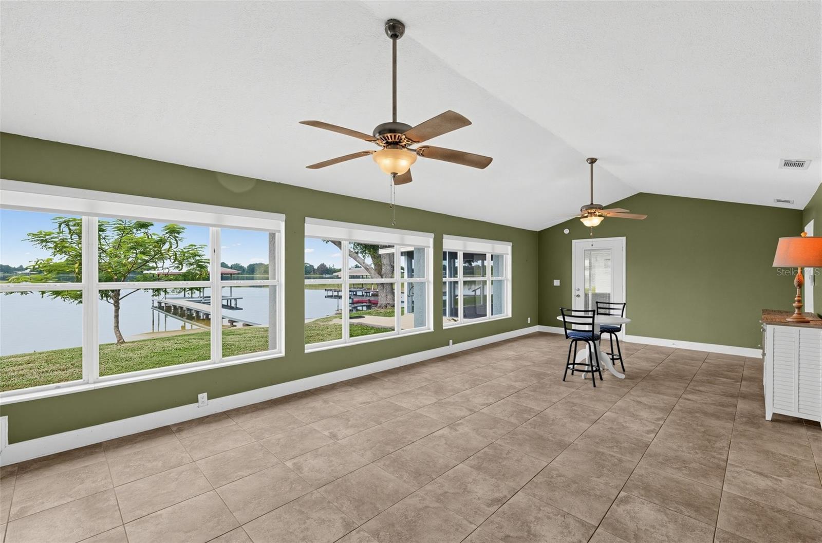 186 Mandolin Dr Property Photo 18