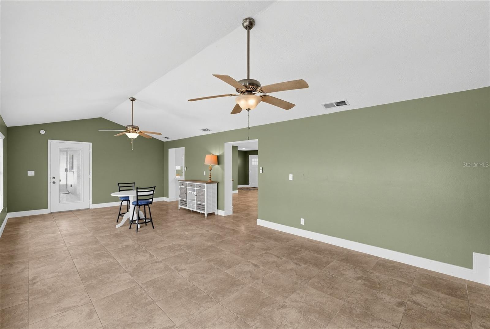 186 Mandolin Dr Property Photo 19