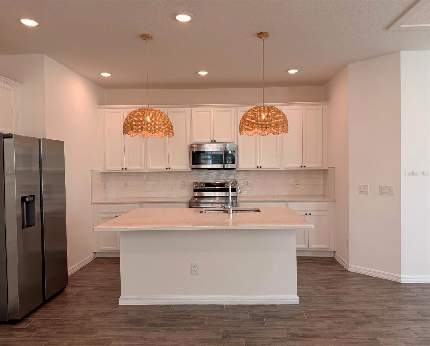7036 Bolanzo Aly Property Photo 3