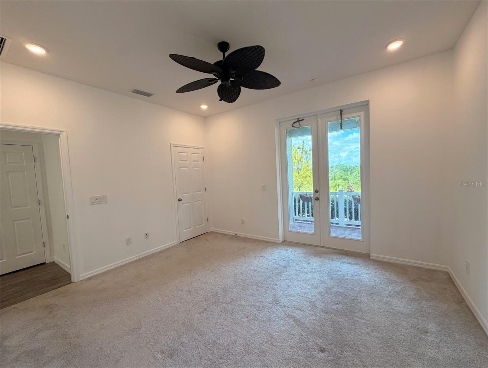 7036 Bolanzo Aly Property Photo 6