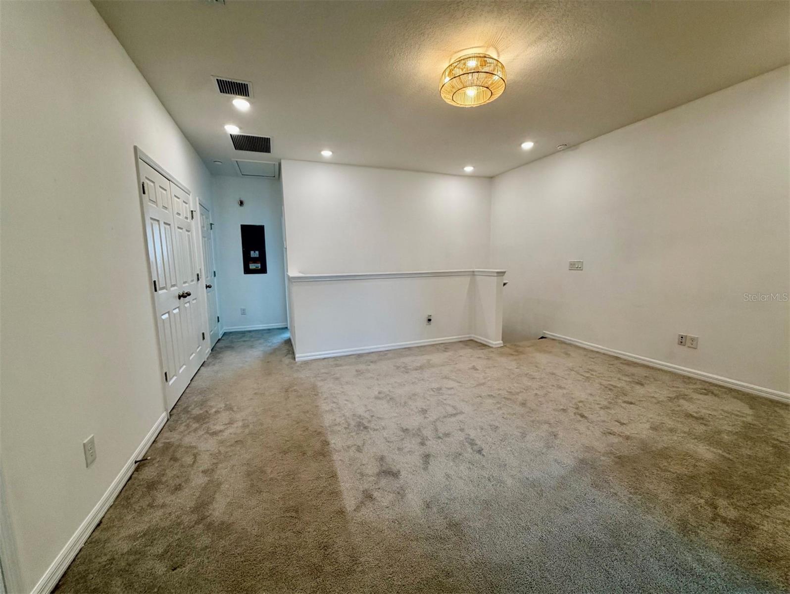 7036 Bolanzo Aly Property Photo 9
