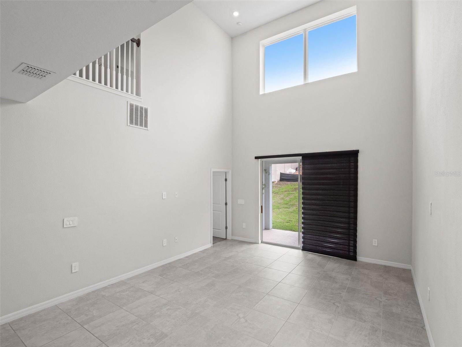2865 High Pointe St Property Photo 14