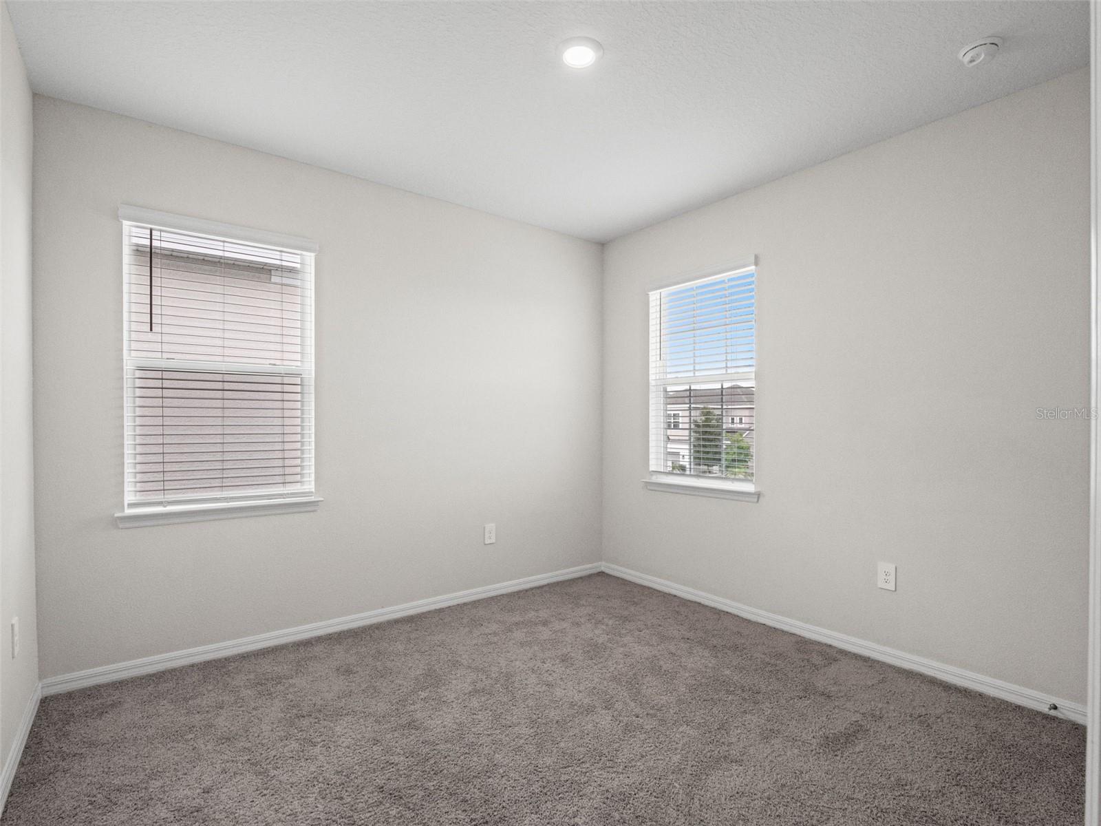 2865 High Pointe St Property Photo 24