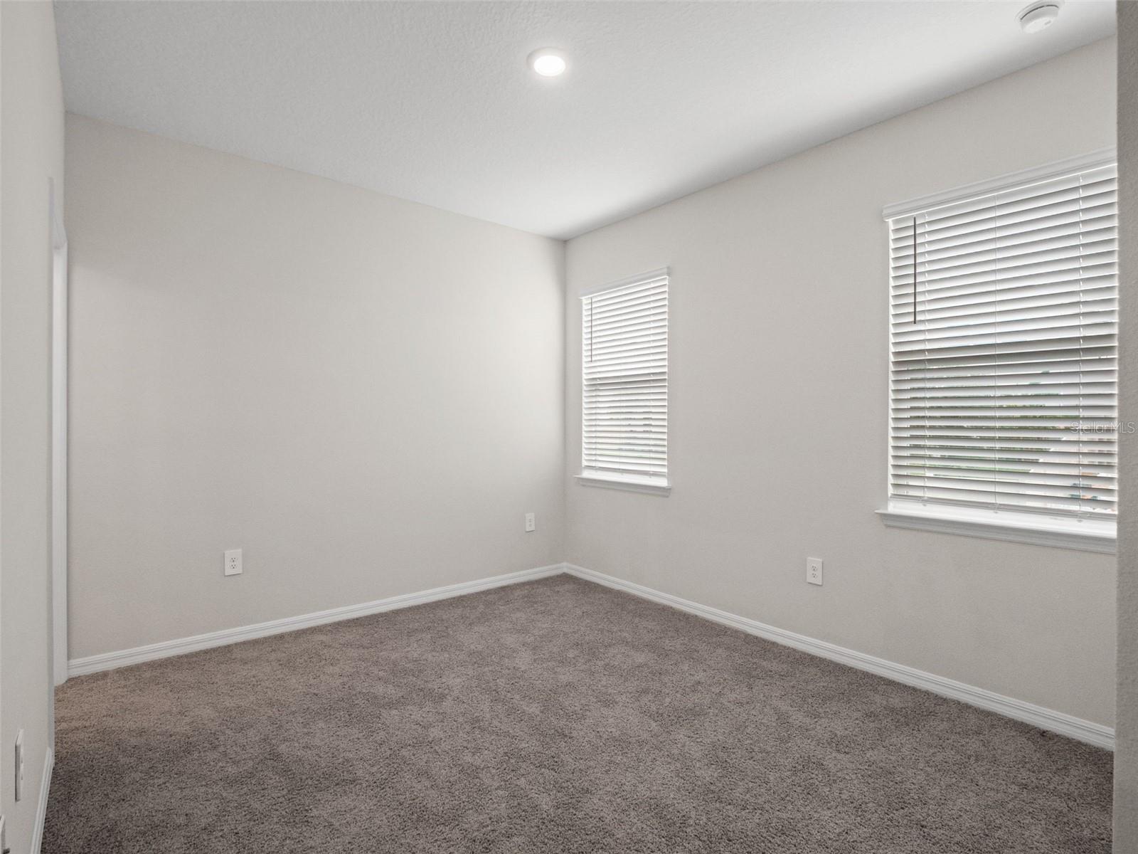 2865 High Pointe St Property Photo 27