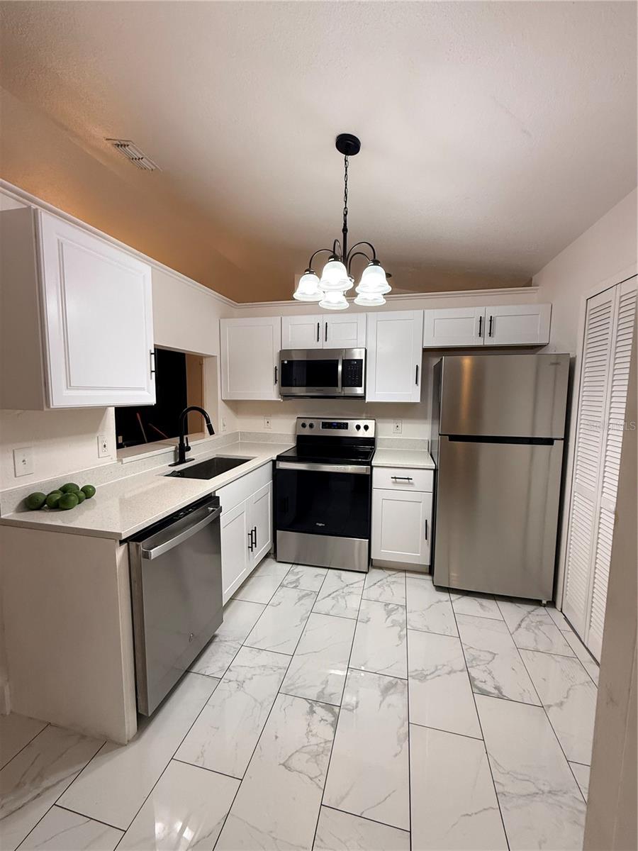6508 Coral Cove Dr Property Photo 2