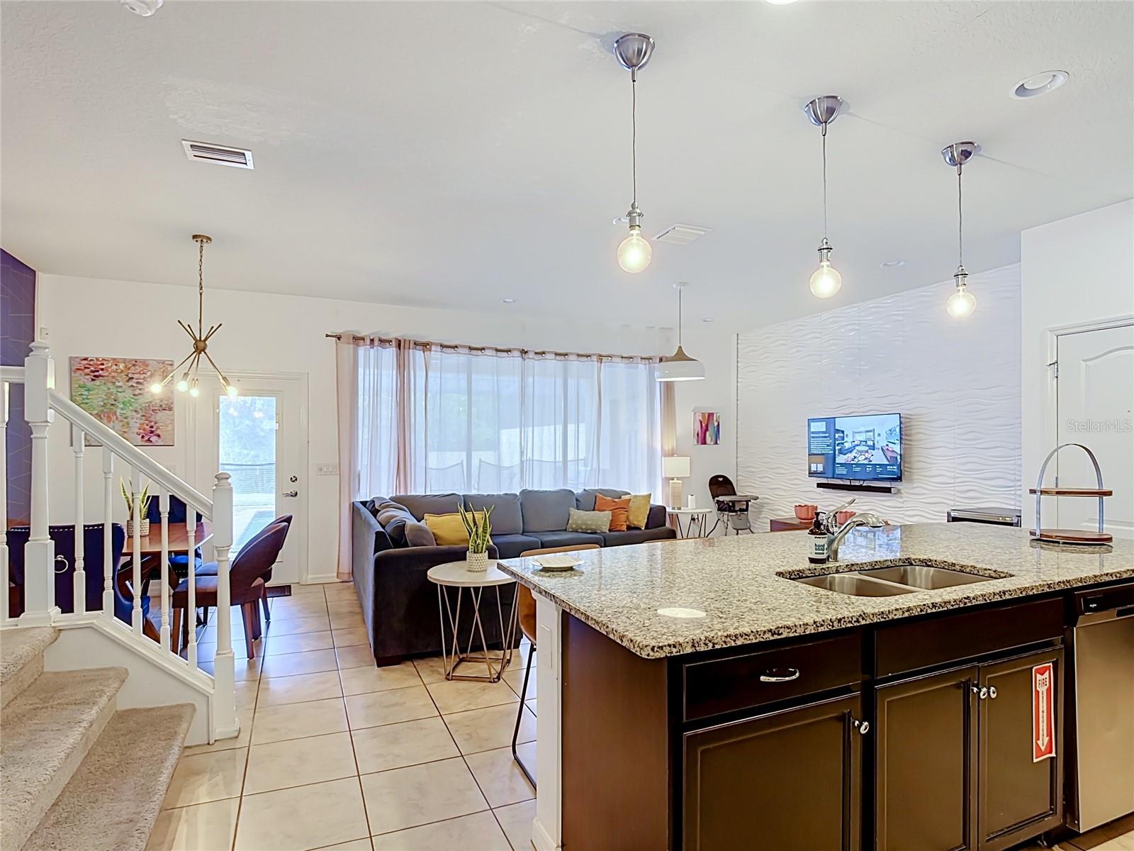 8891 Geneve Ct Property Photo 5