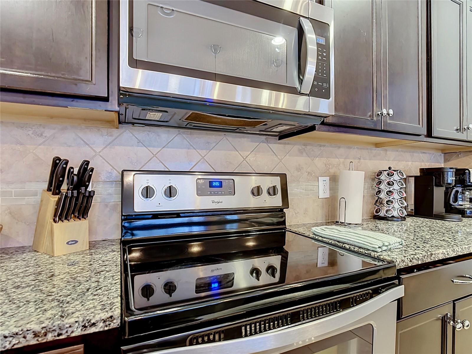 8891 Geneve Ct Property Photo 7