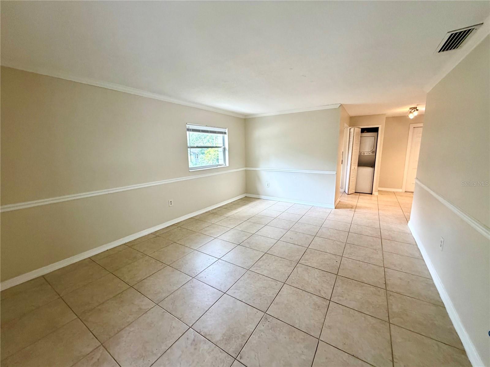 1123 Elmwood St #e Property Photo 5