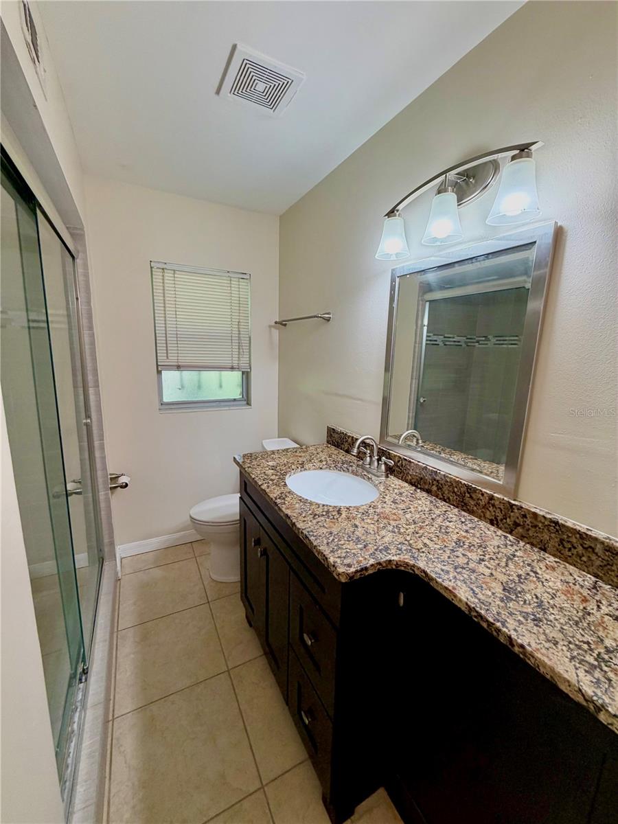 1123 Elmwood St #e Property Photo 16
