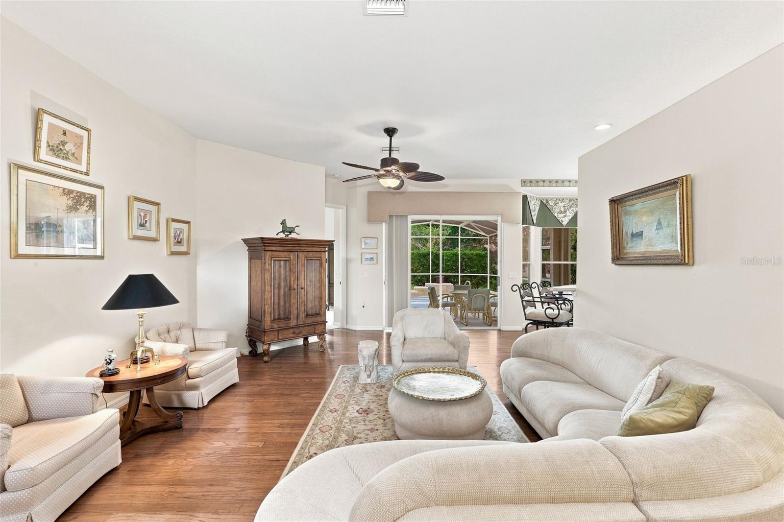 437 Sotheby Way Property Photo 10