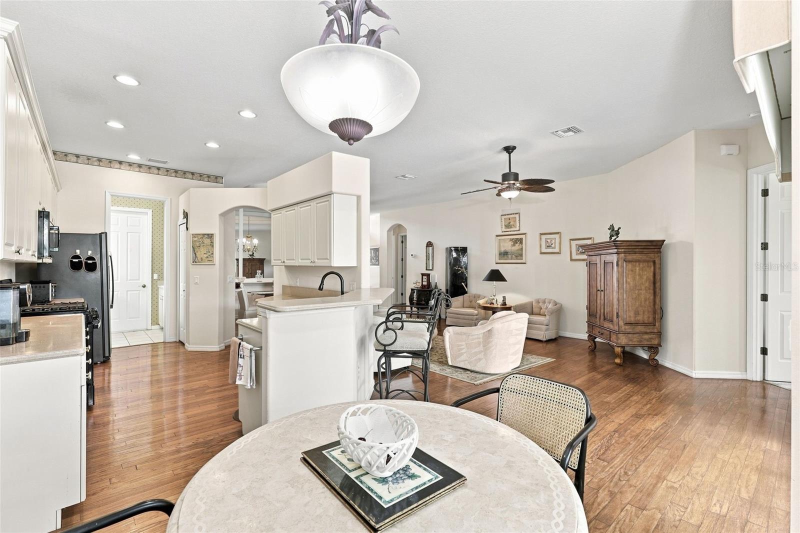 437 Sotheby Way Property Photo 16