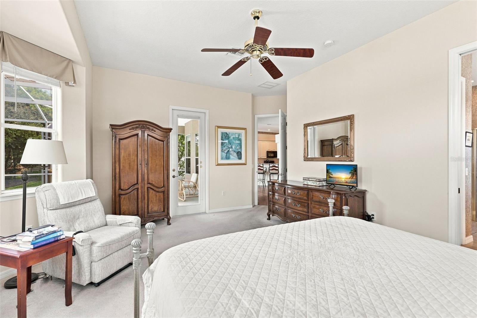 437 Sotheby Way Property Photo 22
