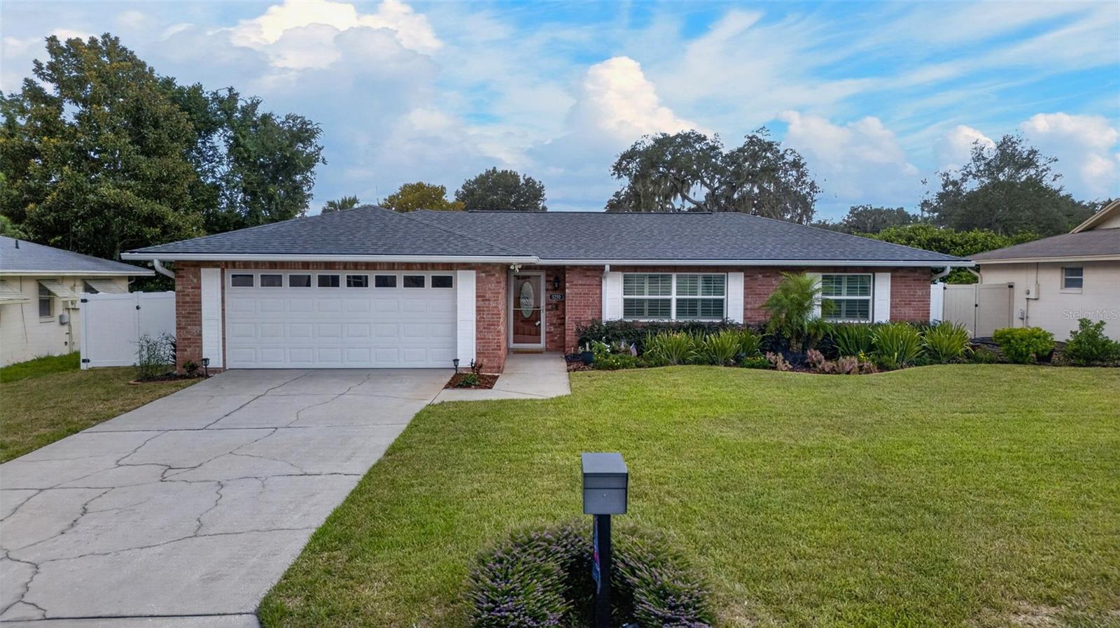 3250 LAUREL DR