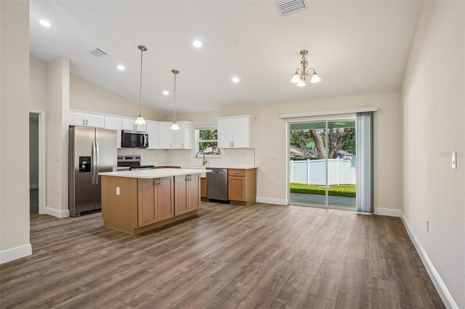 1194 W Virginis Dr Property Photo 10