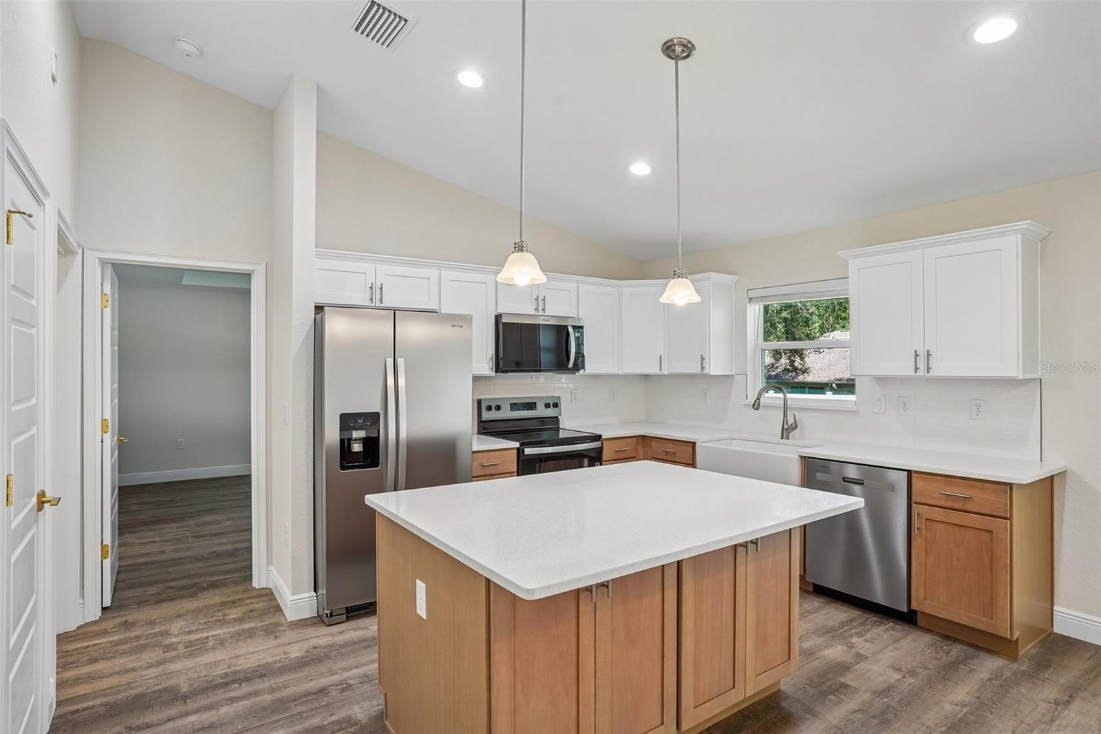 1194 W Virginis Dr Property Photo 11