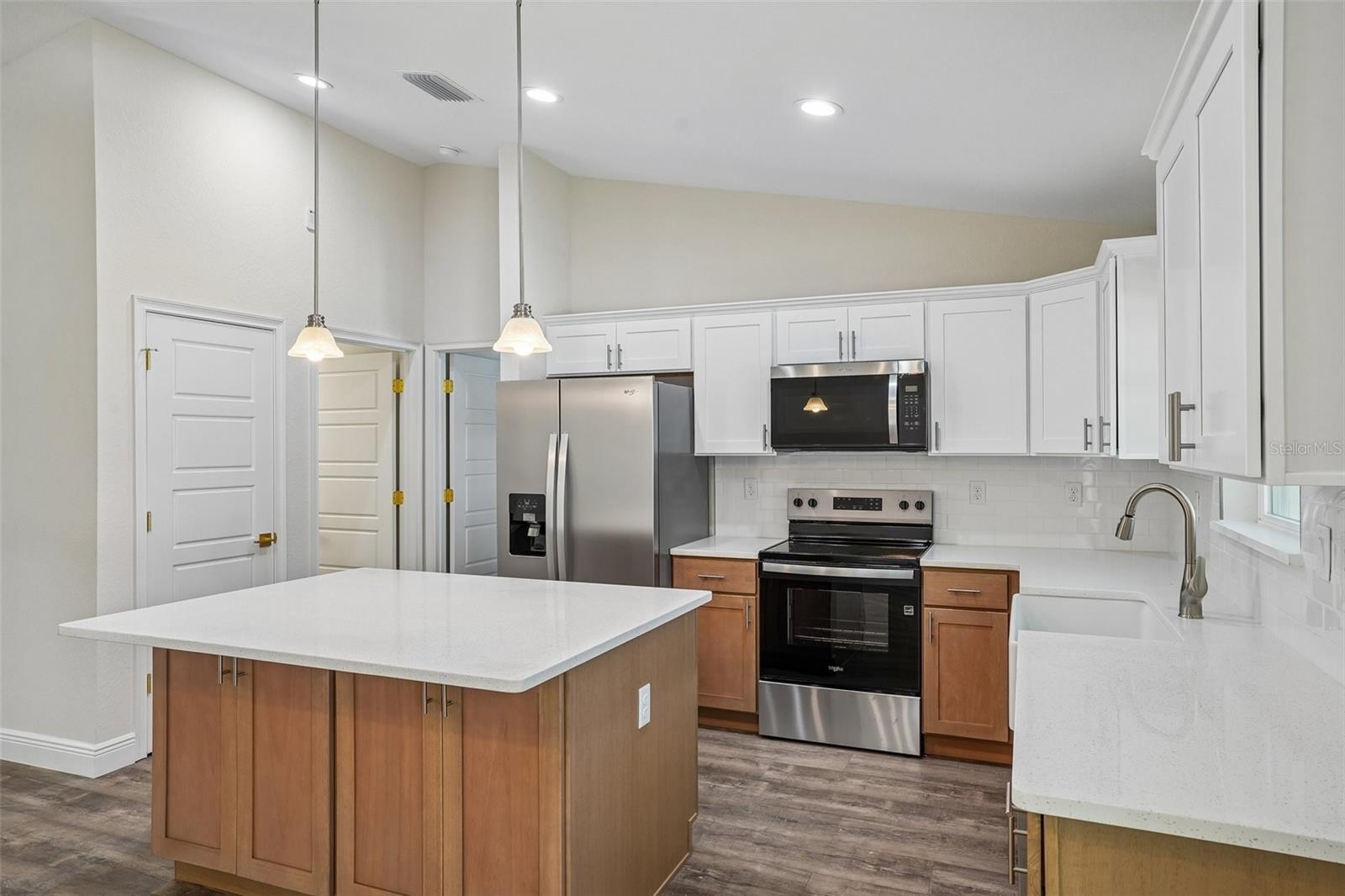 1194 W Virginis Dr Property Photo 12