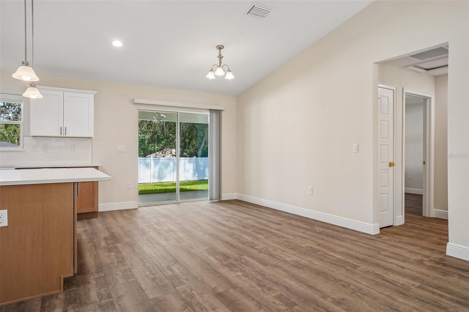 1194 W Virginis Dr Property Photo 18