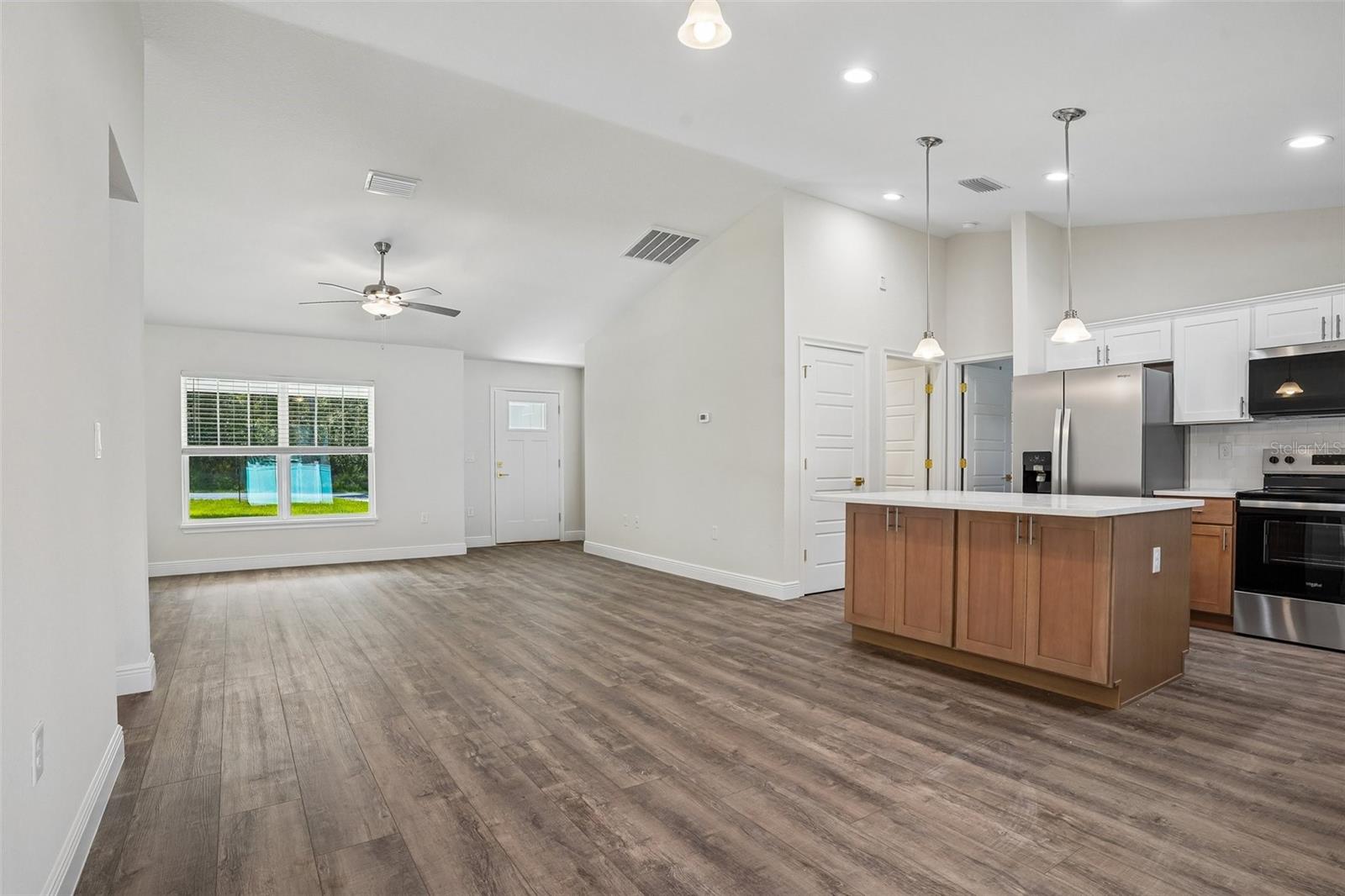 1194 W Virginis Dr Property Photo 19
