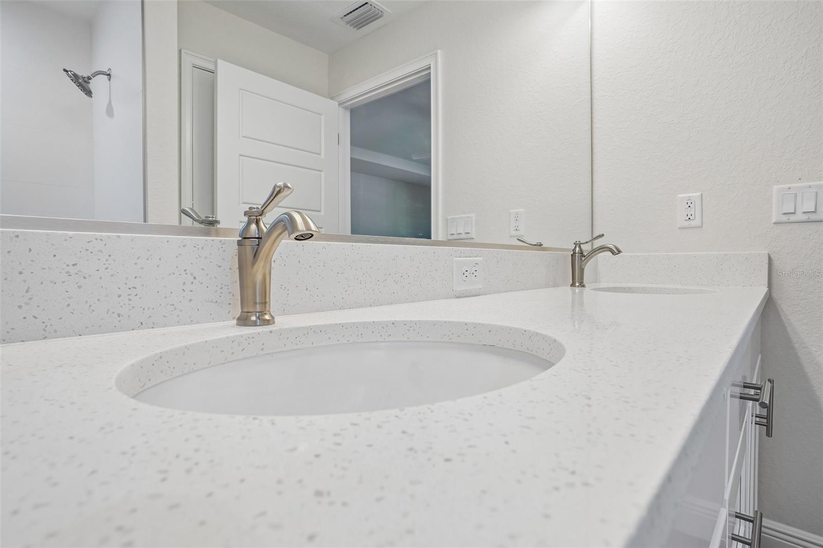 1194 W Virginis Dr Property Photo 25