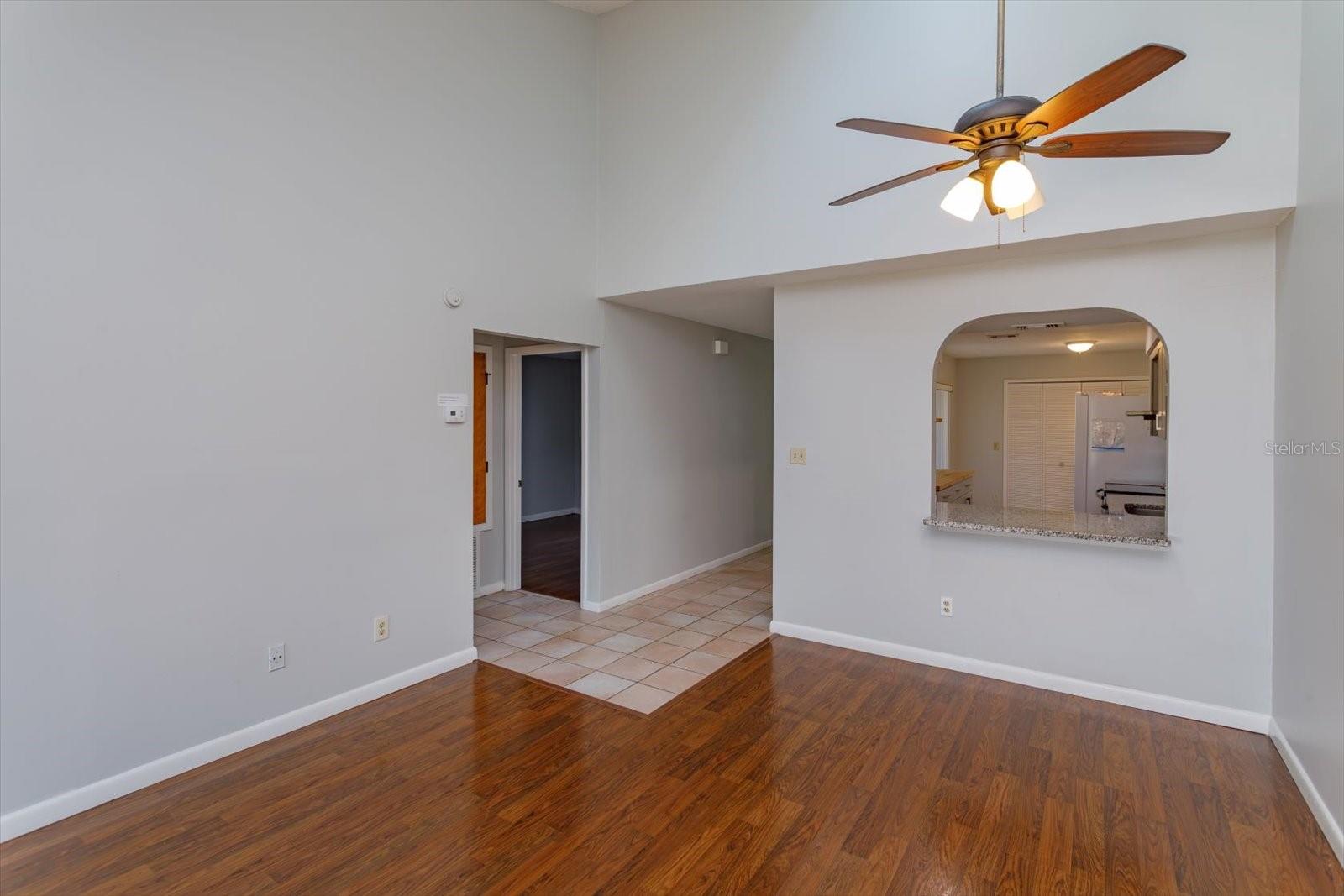 5429 Vineland Rd #6f Property Photo 9