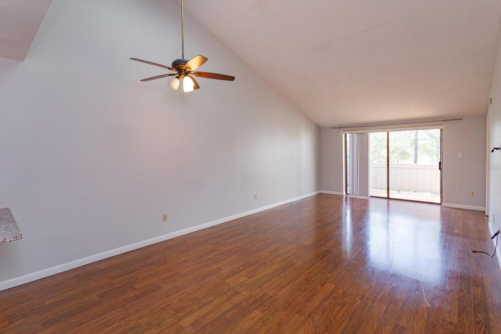 5429 Vineland Rd #6f Property Photo 10