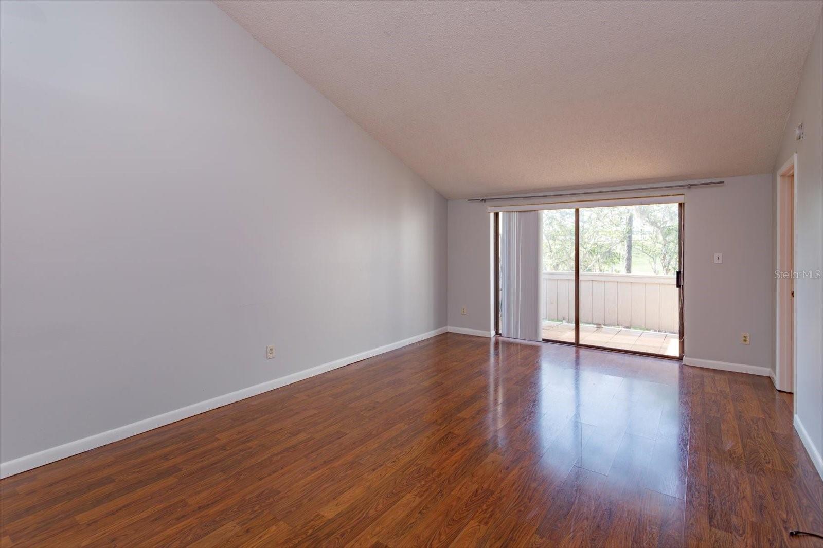 5429 Vineland Rd #6f Property Photo 11