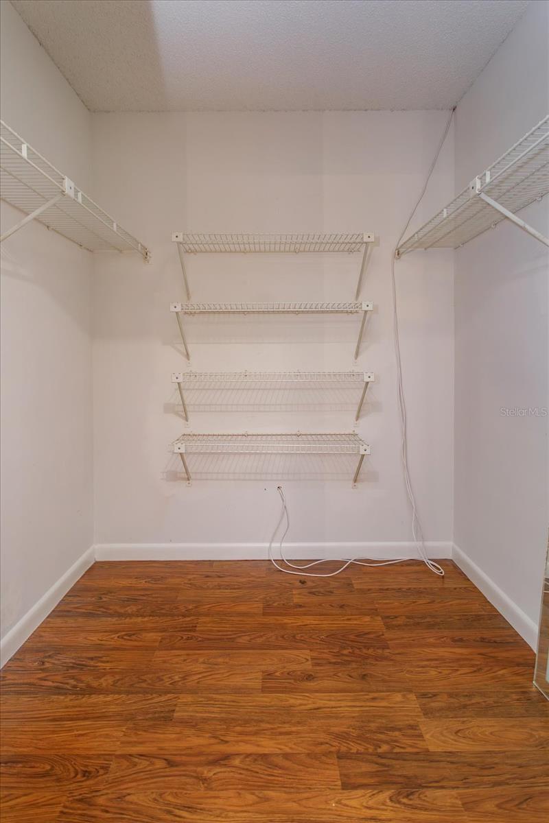 5429 Vineland Rd #6f Property Photo 16