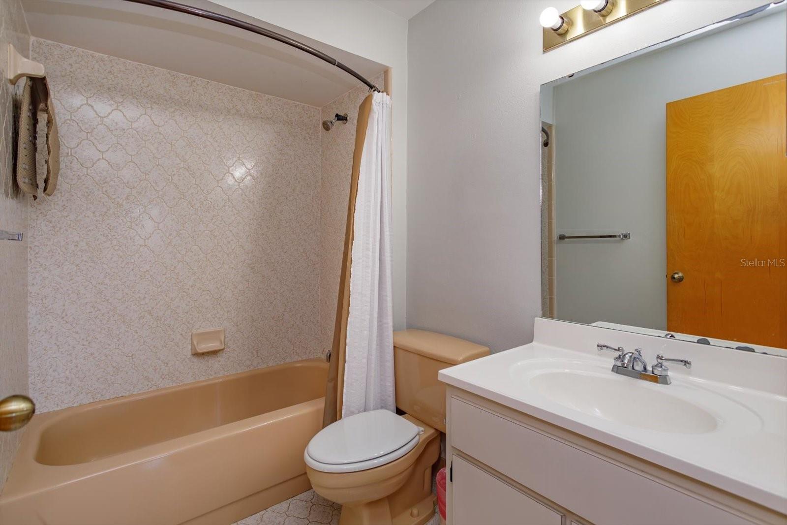 5429 Vineland Rd #6f Property Photo 18